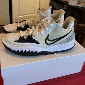 Kyrie low 4 tb